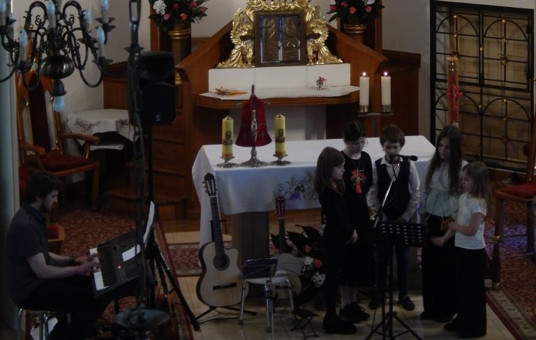 Radość ze Zmartwychwstania wyrażona muzykę
