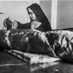 s. M. Krystyna przy szyciu kołder