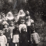 Siostry z dziećmi z ochronki